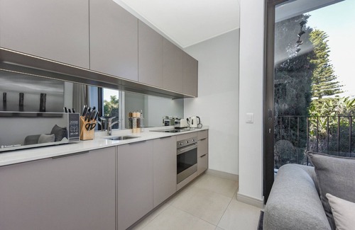 Greater Johannesburg Metropolitan Area Apartment | Where Elegance Meets Ease | One Rosebank Retreat