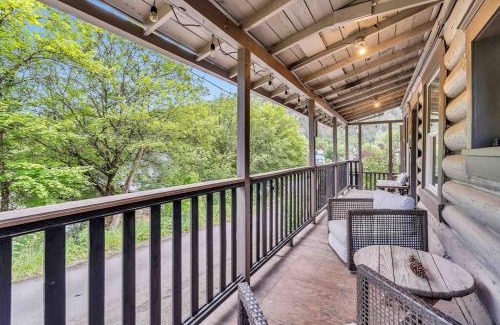 Kellogg House | Where We Roam Log Cabin with Mountain Views