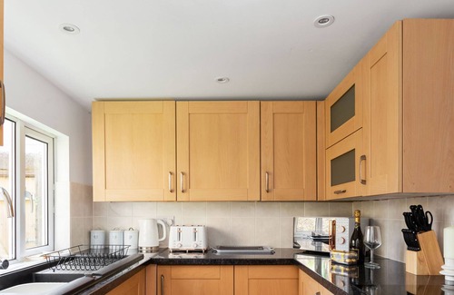 Barrow-in-Furness House | Wheretostay Entire 3bed House