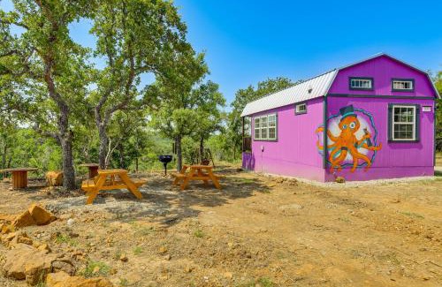 Brownwood House | Whimsical Cabin with Grill Less Than 4 Mi to Lake Brownwood!