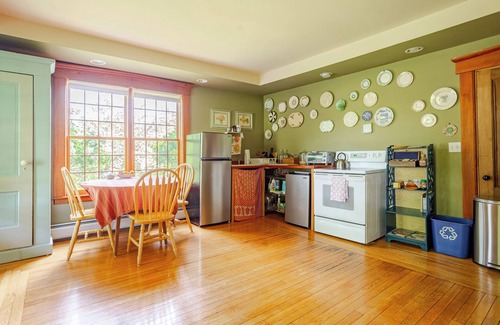 North Hartland Bed & Breakfast | Whimsical Vermont Farmhouse – Cozy, Inspiring & Close to Nature
