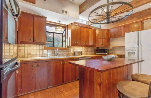 Southwest Raleigh House | Whimsical, Walkable, Garden Gem - The Famous Raleigh Mill House