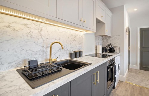 Worcester Apartment | WhiskAwayStays - Victoria House - Apartment 6
