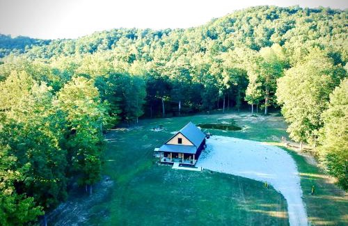 New Hope Ski Chalet | Whiskeys Hideaway