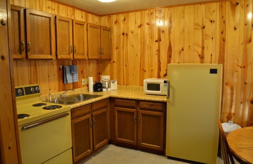 Pinetop-Lakeside Cabin | Whispering Pines - Cabin 35 (Spa Tub)