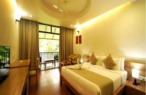 Perumbavoor Hotel | Whispering Waters