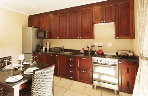Nottingham Road Apartment | Whispering Waters