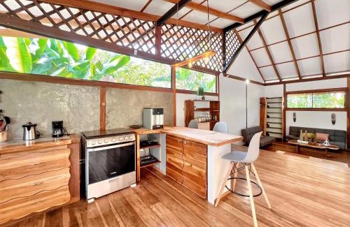 Cahuita House | Whispering Wisdom, 3 Bed with Pool, Steps to Beach