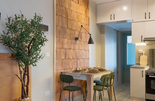 Zamalek Apartment | Whispers Of The Nile !