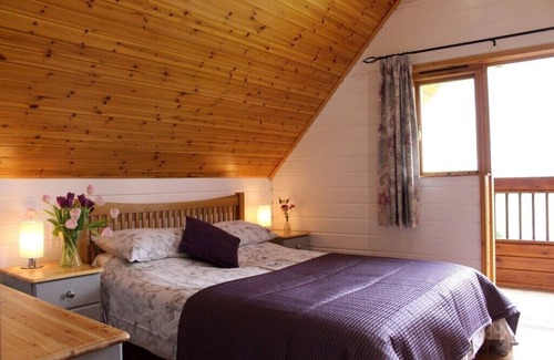Corton Cabin | Whistley Farm Lakeside Lodges with Fishing Lakes & 4 Hole Pitch & Putt Golf