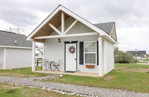 Dry Ridge Cottage | Whistle Stop - Close to the Ark Encounter