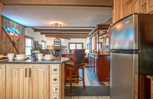 Snowshoe Condo | Whistlepunk #11: 2 Bedroom, 2 Bath: Wood fireplace.Central Location.