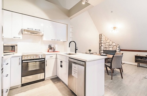 Whistler Creekside Condo | Whistler Vacation Club Lake Placid Lodge - 315