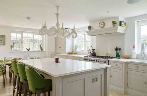 Turville House | Whistlers Perch - Heated Pool