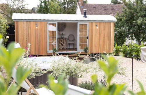 Warminster House | Whitbourne farm