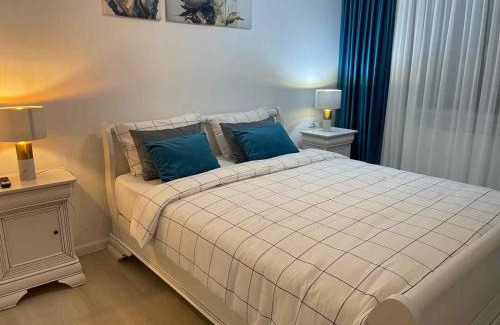 Tirgu Neamt Apartment | White Apartament