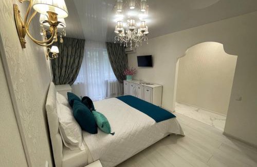 Dnipro Apartment | White Apartment
