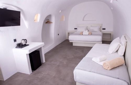 Finikia House | White Cave Villas