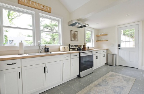 East Setauket House | White Cottage East Setauket