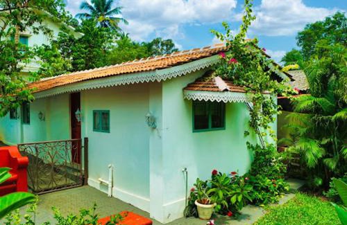Sangolda Apartment | White Cottage by Lar Amorosa