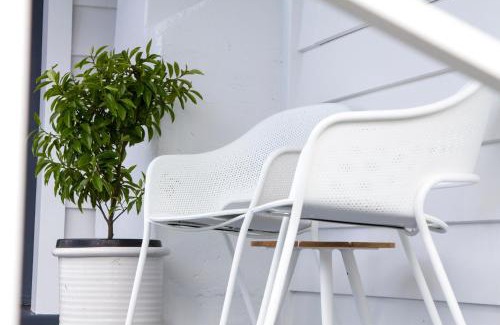 Matakana Villa | White Cottage