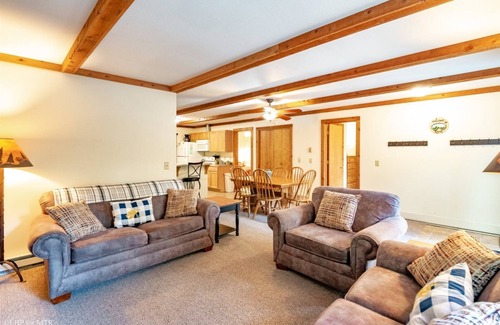 Old Timberline House | White Deer - 134 Cabin Mountain RoadnnWhite Deer - Lake Access, Hot Tub, Pet Friendly, Keurig