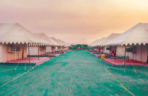 Bhuj Hotel | White Desert Camp