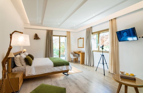 Aipeia Hotel | White Donkey Hotel