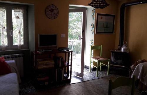 Rezzoaglio House | White Dragon Guest House