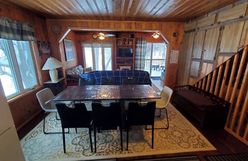 Madawaska Valley Cottage | White Fox Lakehouse new HOT TUB & SAUNA