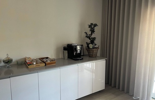 Fatima House | White Guest Fátima