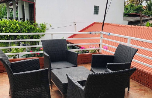 Hendala Villa | White house 10 mins to beach 15mins to airport 15 mins to Colombo
