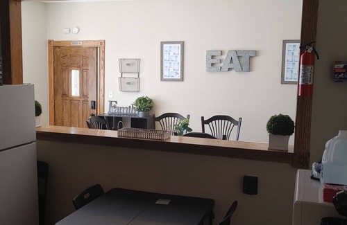 Brookfield Apartment | White House Lodge-Main Street Executive Apartment