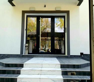Balti Apartment | White House