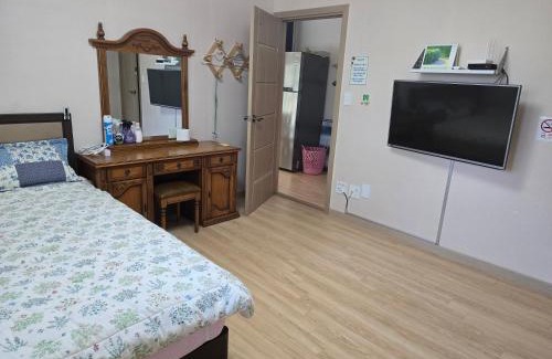 Jinbu House | White House Pension
