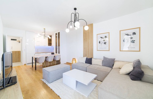 East Sarajevo Apartment | White lux apartment+garage