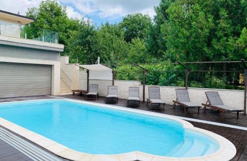 Esztergom Apartment | White Luxury Villa Esztergom