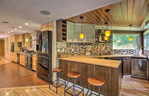 Thornton House | White Mountain Escape with Separate In-Law Suite!