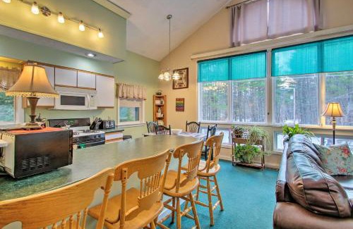 North Conway House | White Mountains Home with Hot Tub - Walk to Town!