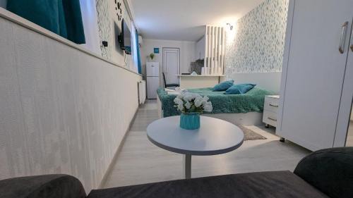 Mtskheta House | White Orchid