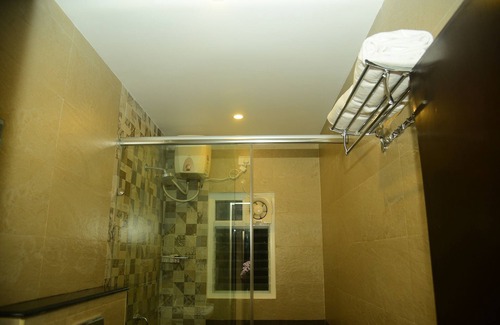 Kuilapalayam Hotel | White Pearl Residency