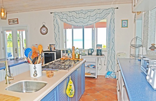 Spanish Wells House | White Sand Beach just steps away! Fabulous Oceanview Porch!