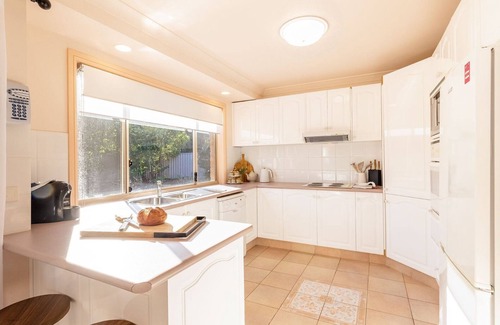Fingal Bay House | White Sands, 14 Whitesands Road - Pet Friendly & Air Con