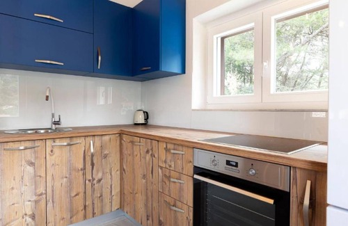 Pucisca House | White Stone House