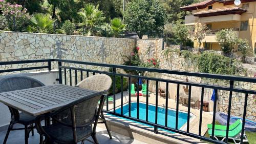 Icmeler Apartment | White Suites İçmeler