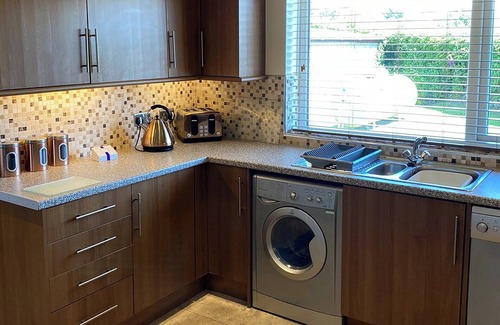 Dinas Cottage | White Towers - HW7625