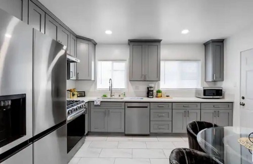 Monterey Park House | White Villa