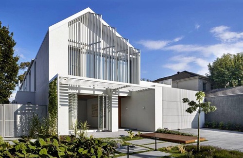 Caulfield North House | Whitehouse (With Car Parking)