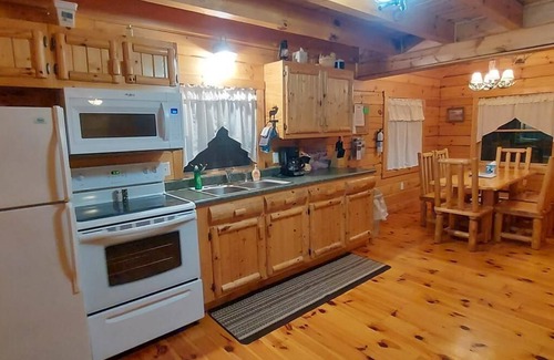 Moravia Cabin | Whitetail - Sleeps up to Six