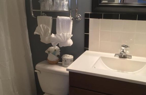 Huntington Station Cabin | Whitman Motor Lodge